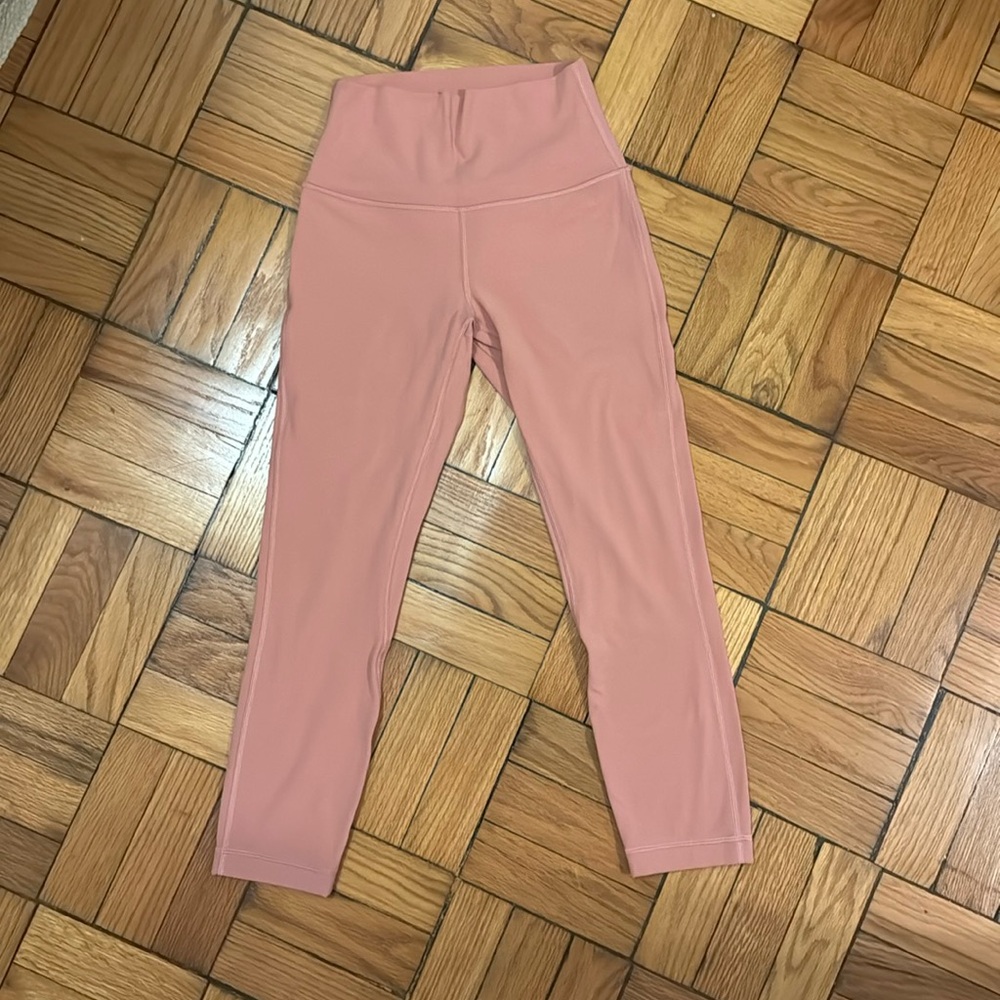 Lululemon 3/4 blush leggings Sz 4